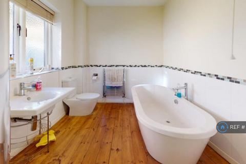 1 bedroom in a house share to rent, Tennis Drive, Nottingham, NG7
