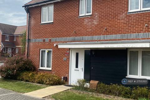 4 bedroom detached house to rent, St. Anthony Road, Basingstoke, RG24