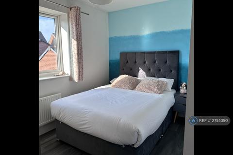 4 bedroom detached house to rent, St. Anthony Road, Basingstoke, RG24