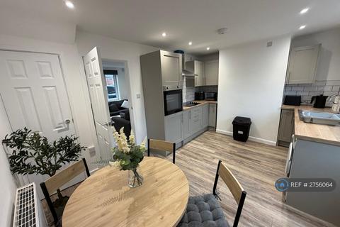 2 bedroom terraced house to rent, London Road, Newark, NG24