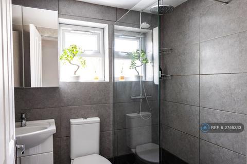 2 bedroom flat to rent, Tintern Street, London, SW4