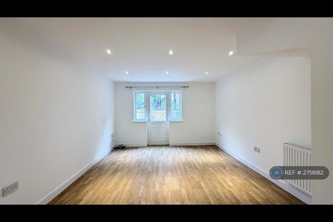 2 bedroom terraced house to rent, Vulcan Close, London, E6
