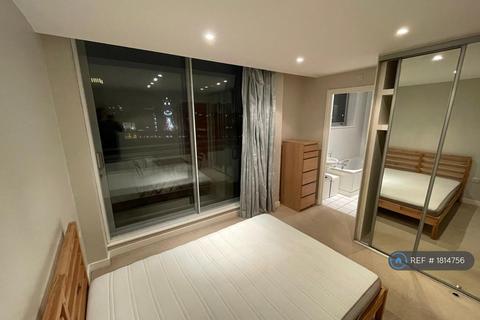 2 bedroom penthouse to rent, Terracotta Court, London, SE1