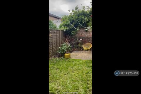 3 bedroom flat to rent, London, Uk, N15