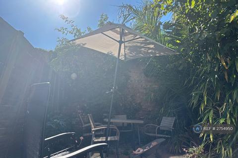 3 bedroom flat to rent, London, Uk, N15