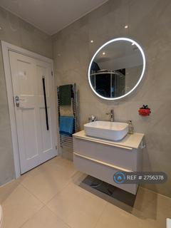 3 bedroom semi-detached house to rent, Lyncroft Avenue, Pinner, HA5