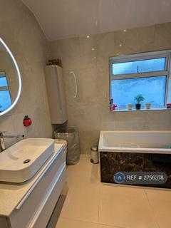 3 bedroom semi-detached house to rent, Lyncroft Avenue, Pinner, HA5
