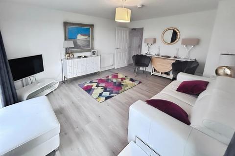 2 bedroom flat to rent, Dearman Crescent, Hythe