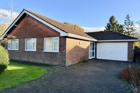 3 bedroom bungalow for sale, Knowles Close, Henfield