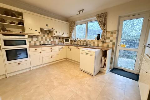 3 bedroom bungalow for sale, Knowles Close, Henfield