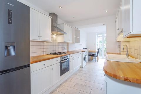 3 bedroom apartment for sale, Ewell Road, Surbiton KT6 7DA