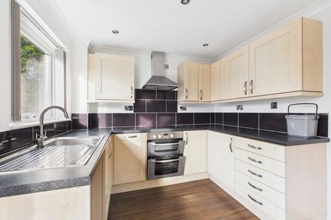 3 bedroom house to rent, Daveys Close, Falmouth