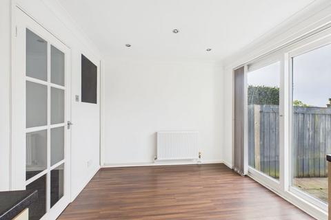 3 bedroom house to rent, Daveys Close, Falmouth