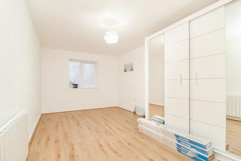1 bedroom flat for sale, Harrow Close, Bedford MK42