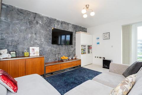 2 bedroom flat for sale, Crossness Road, Barking