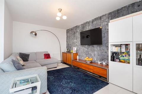 2 bedroom flat for sale, Crossness Road, Barking