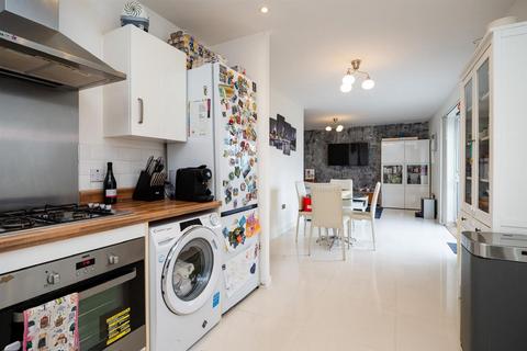 2 bedroom flat for sale, Crossness Road, Barking