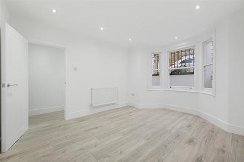 1 bedroom apartment to rent, Greenside Road, London, W12