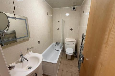 1 bedroom in a house share to rent, Crouch End Hill, Hornsey, London
