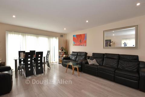 3 bedroom semi-detached house for sale, South Street, Rainham, Essex