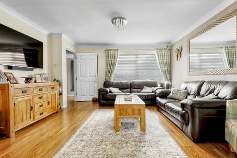 4 bedroom semi-detached house for sale, Smarts Green, Cheshunt, EN7