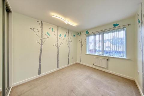 3 bedroom flat for sale, Kingston Road, London, SW20 8BU