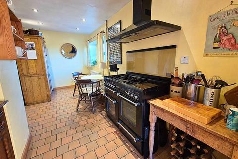 4 bedroom detached house for sale, Shirlheath, Kingsland, Leominster, HR6 9RJ