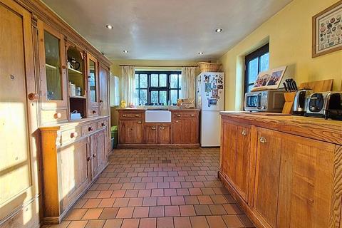 4 bedroom detached house for sale, Shirlheath, Kingsland, Leominster, HR6 9RJ