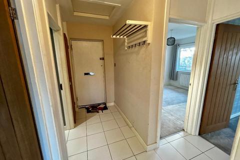 2 bedroom flat to rent, Underwood Court, Binfield, RG42 4AW