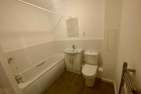 2 bedroom flat to rent, Aspects Court, Slough, SL1 2EZ