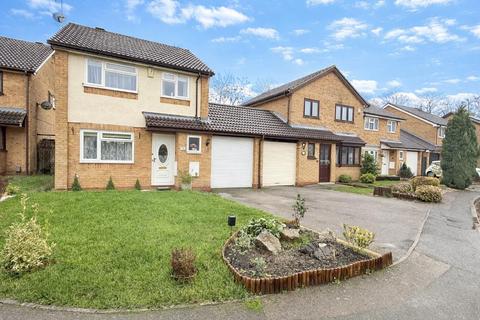 3 bedroom link detached house for sale, Marsom Grove, Barton Hills, Luton, Bedfordshire, LU3 4BQ
