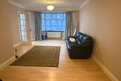 5 bedroom terraced house to rent, CLAIR RD, Staines