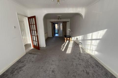 3 bedroom terraced house to rent, WARNER CLOSE, Hayes