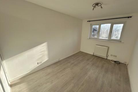 1 bedroom semi-detached house to rent, Halifield Drive, Belvedere, DA17