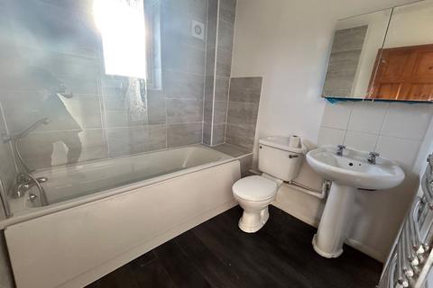 1 bedroom semi-detached house to rent, Halifield Drive, Belvedere, DA17