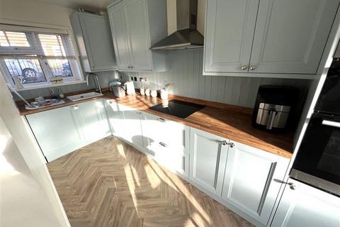 3 bedroom semi-detached house for sale, Peterborough Road, Portsmouth PO6