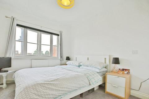 1 bedroom apartment for sale, Cambridge Road, Crowthorne