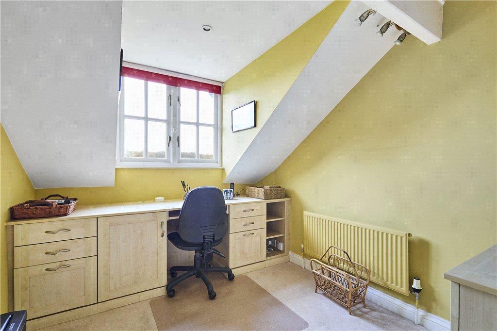 Bedroom 3/Study
