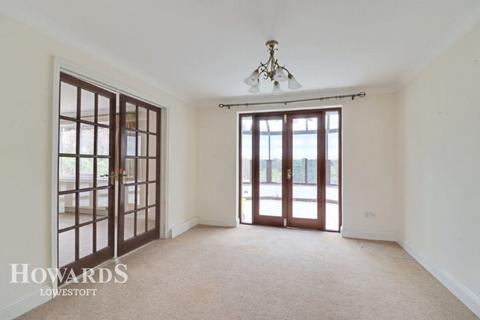 undefined, Bishops Walk, Lowestoft