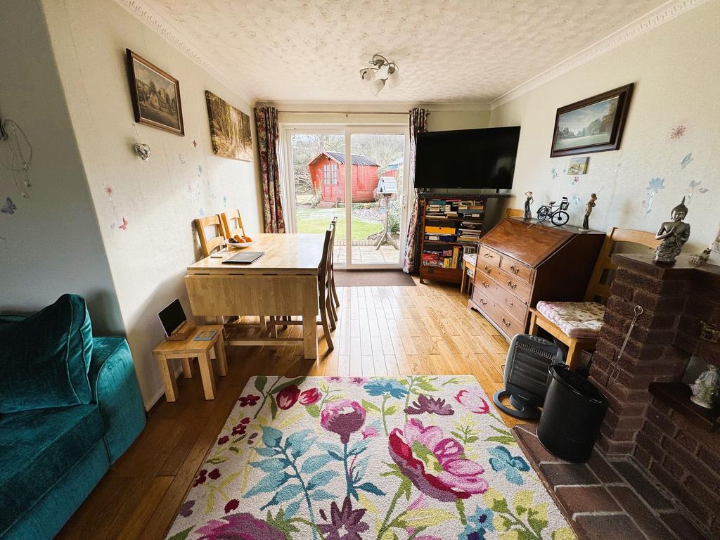Lounge/Dining Room