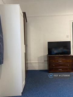1 bedroom in a house share to rent, Wightman Road, London, N8