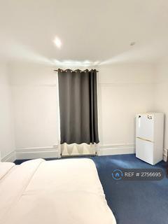1 bedroom in a house share to rent, Wightman Road, London, N8