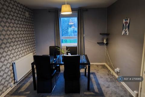 2 bedroom flat to rent, Court Road, Port Glasgow, PA14