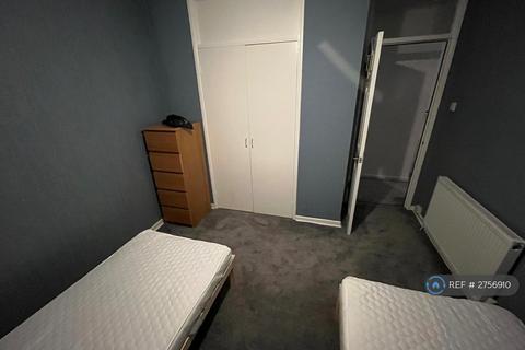 2 bedroom flat to rent, Court Road, Port Glasgow, PA14
