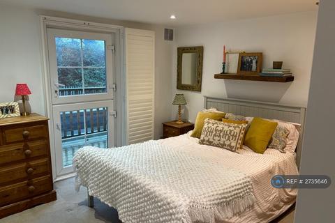 1 bedroom flat to rent, Byrne Road, London, SW12
