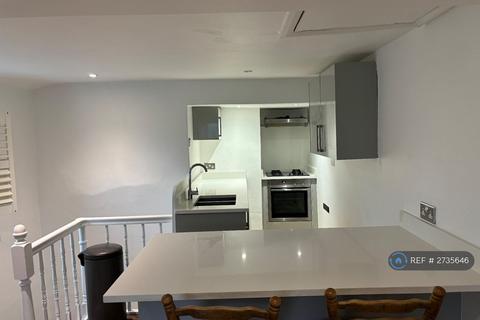 1 bedroom flat to rent, Byrne Road, London, SW12