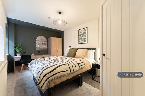 1 bedroom in a house share to rent, Hodge Road, Worsley, Manchester, M28
