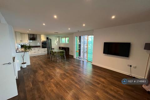 2 bedroom flat to rent, Erebus Drive, London, SE28