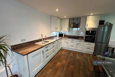 2 bedroom flat to rent, Erebus Drive, London, SE28