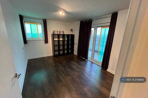 2 bedroom flat to rent, Erebus Drive, London, SE28